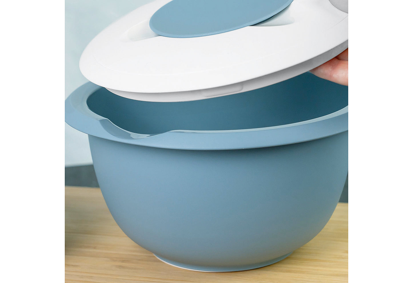 Rührschüssel mit zweigeteiltem Deckel 3,5l blau/weiß