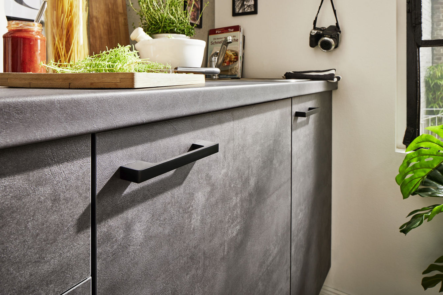 Küchenzeile 160 cm, Schränke in Weiß, Beton Grafitgrau - Ruder Home GmbH