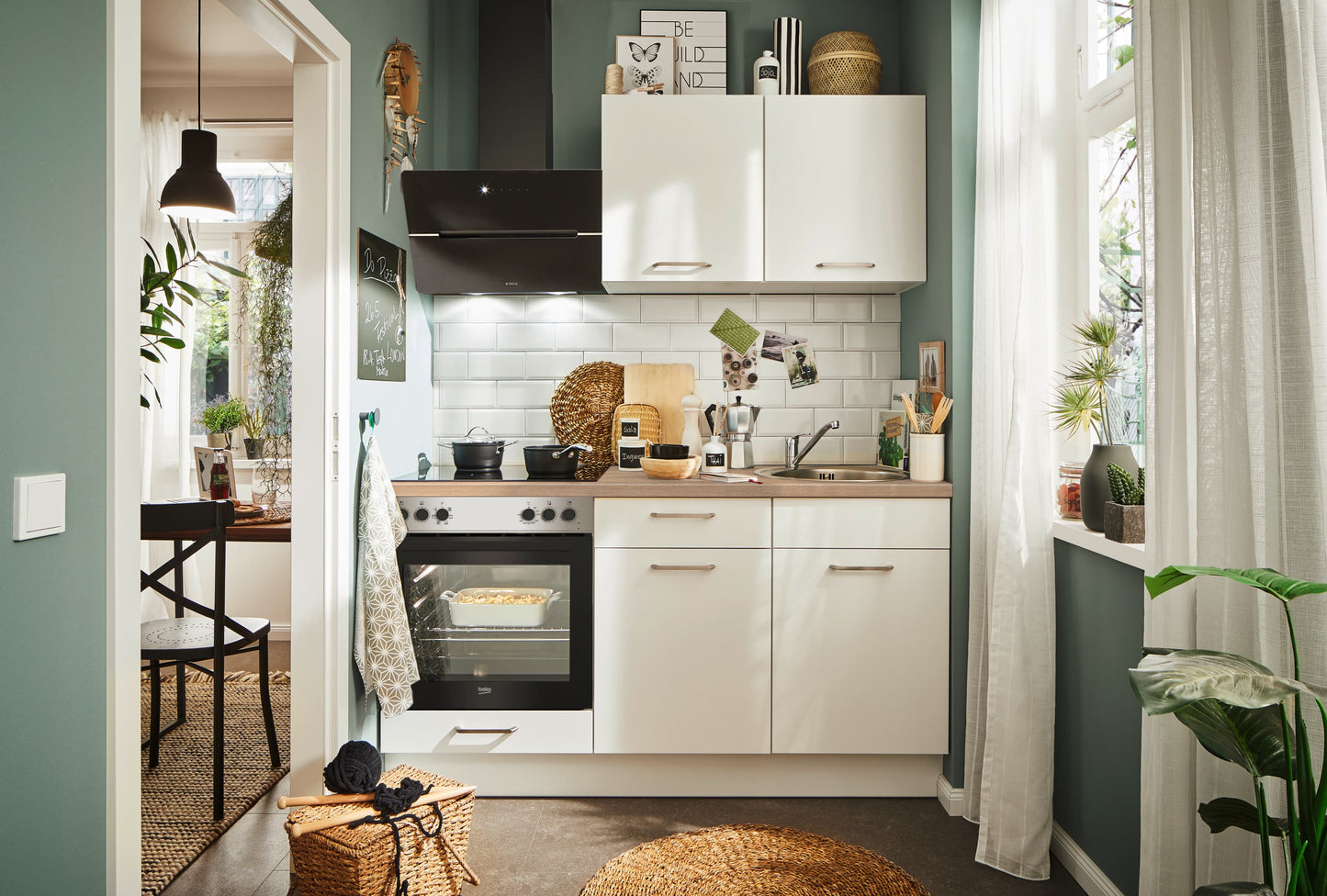 Küchenzeile 160 cm, Schränke in Weiß mit Einbaugeräten - Ruder Home GmbH