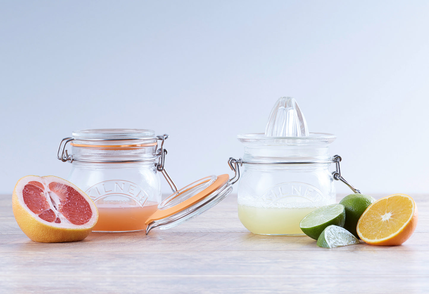 Orangenpresse aus Glas mit Drahtbügelglas 0,5l