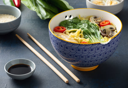 Asia Suppenschale mit Stäbchen