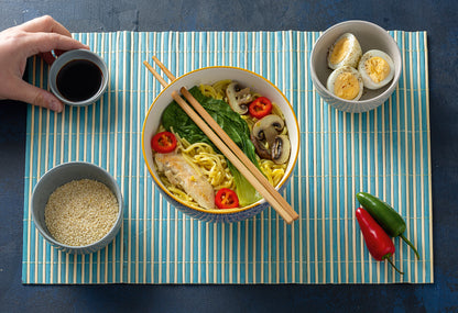 Asia Suppenschale mit Stäbchen